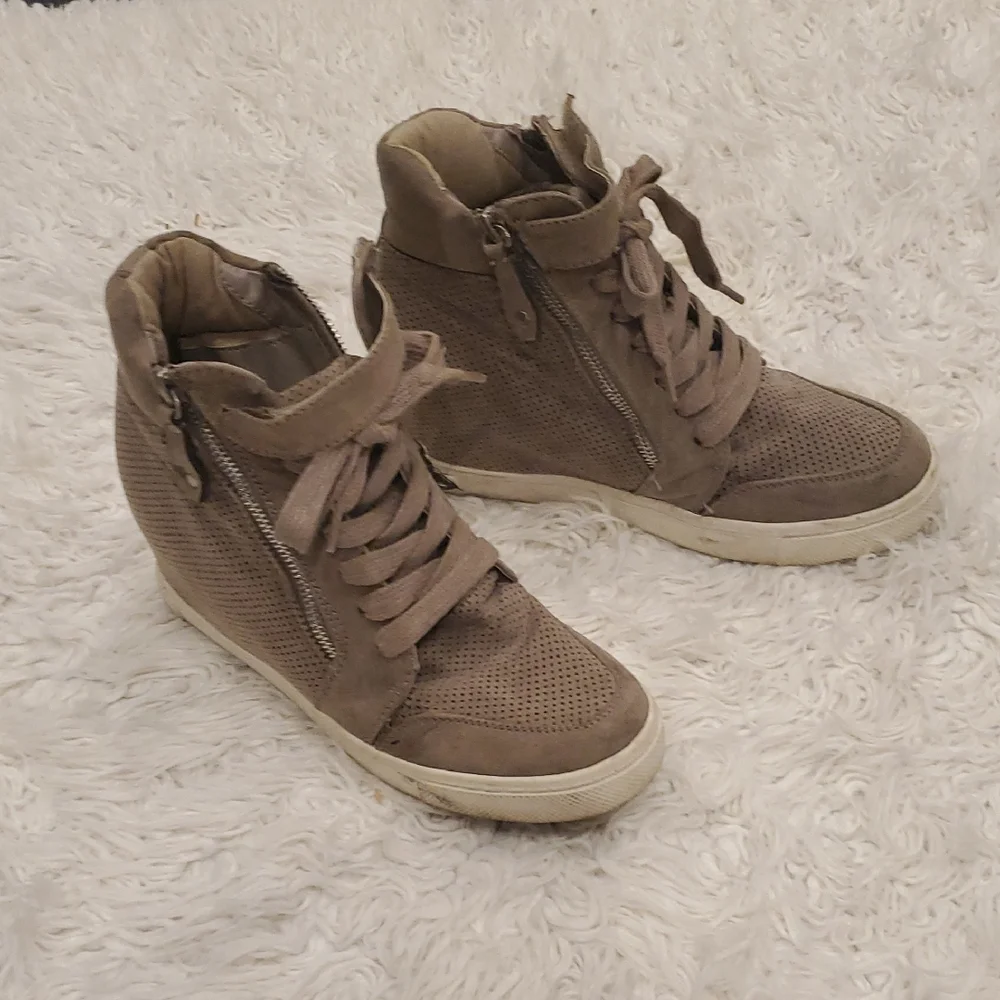 Steve Madden| Womens Londyn Stylish Brown Wedge Sneakers - Picture 4 of 10